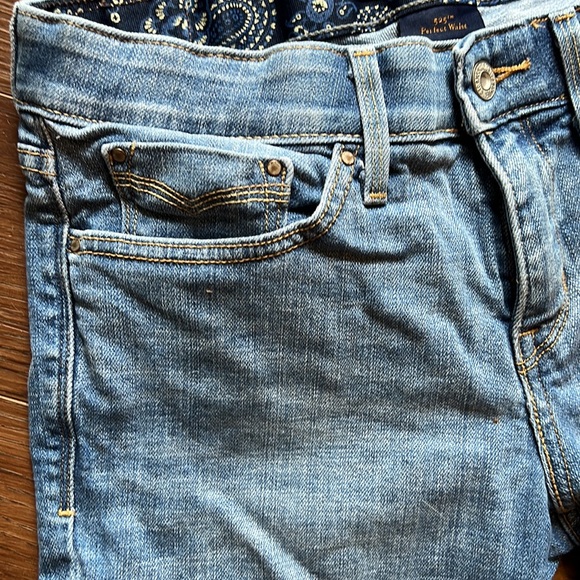 Girls Size 6 Levi’s The Original Jeans Bermuda shorts sewn cuffed - Picture 10 of 10